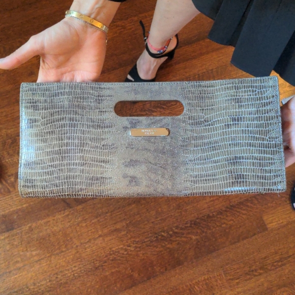 Michael Kors clutch with removable strap - Picture 7 of 12